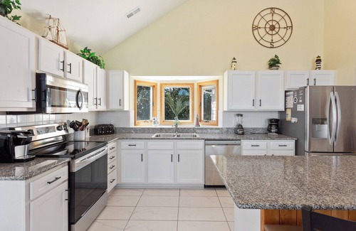 Whalehead Beach Casa | Ar Lan Y Mor*Beach 1000ft* Corolla *2 Dogs Ok*Pool