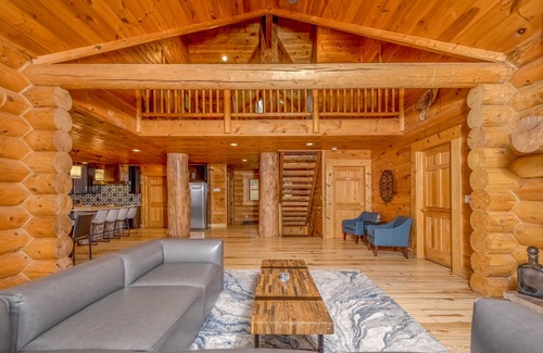 North Glade Hills Casa | Ar'ya Relaxed Chalet | Dock Slip + Hot Tub