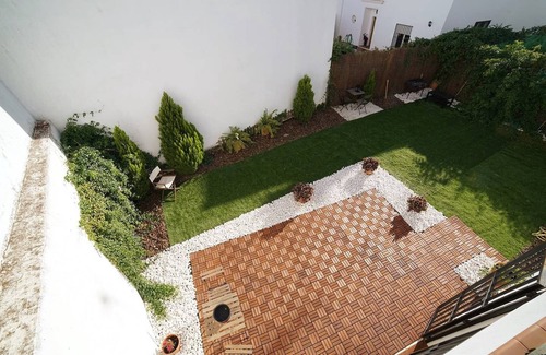 Aracena Cabaña | Aracena Suites, situado a los pies de una montaña y muy cerca de la Gruta.
