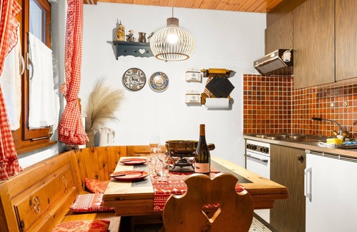Ernen Apartamento | Aragon B48 by Interhome