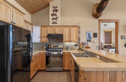 Kremmling Casa | Arapaho Lodge, Arapaho Lodge - A secluded getaway