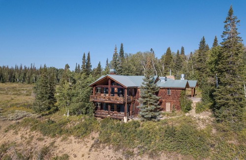 Kremmling Casa | Arapaho Lodge, Arapaho Lodge - A secluded getaway