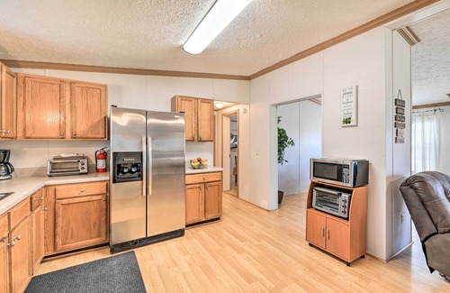 Minnesott Beach Casa | Arapahoe Home w/ Fireplace Near Deer Hunting