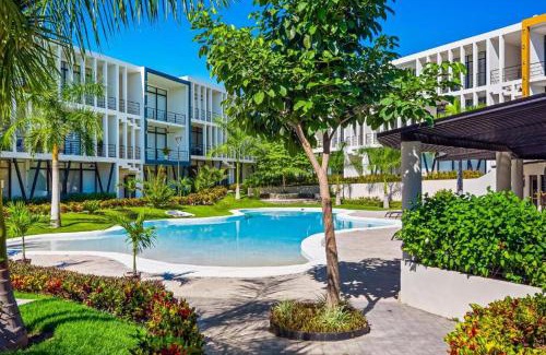Mezcales Apartamento | Araquuna, Chic New Condo, Pool & Balcony By Valléra Homes