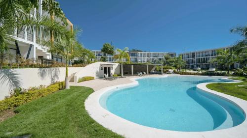 Mezcales Apartamento | Araquuna, Chic New Condo, Pool & Balcony By Valléra Homes