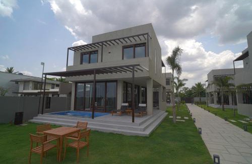 Barangay 16 Complejo | Araya Beach Casas