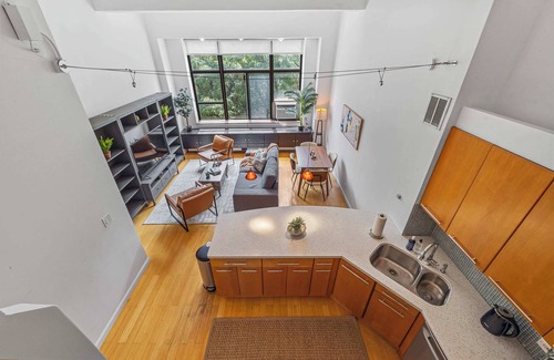 West Village Apartamento | Arbor Loft by Rove Travel | 1BR Loft w/Shared Roof