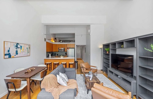 West Village Apartamento | Arbor Loft by Rove Travel | 1BR Loft w/Shared Roof