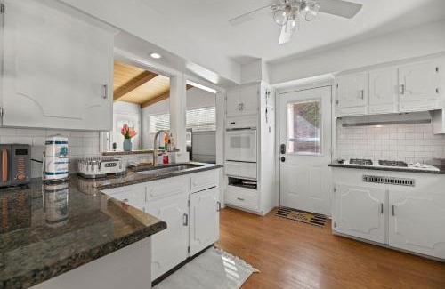 Dallas Casa | Arboretum Retreat