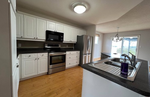 Kingston Casa | Arbour Ridge Vacation Home - Trail View! 5 bedrooms, 7 beds