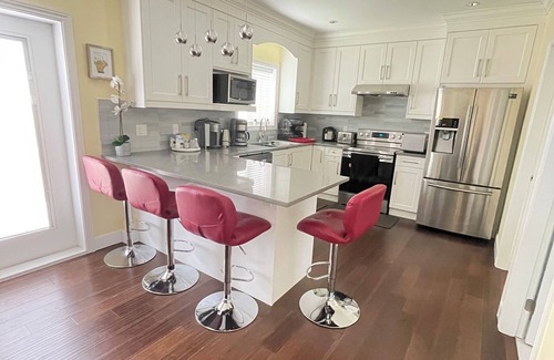 Arbutus Ridge Casa | Arbutus west side cozy room