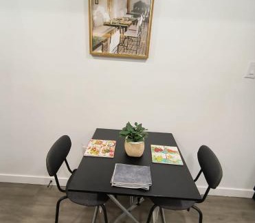 London Apartamento | ArbyManie's Place Newly Built Apartment