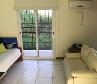 La Poblacion Apartamento | Arcángeles del Oeste - Descanso al pie de la montaña