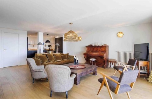 Trouville-sur-Mer Casa | Arc-en-Ciel, architect-designed villa, sea view, garden, terrace, beach, station