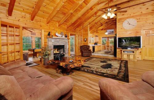 Chalet Village Casa | Arcade game, hot tub, spacious beautiful log cabin! Gatlinburg log cabin!