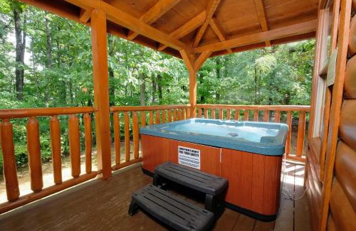 Chalet Village Casa | Arcade game, hot tub, spacious beautiful log cabin! Gatlinburg log cabin!