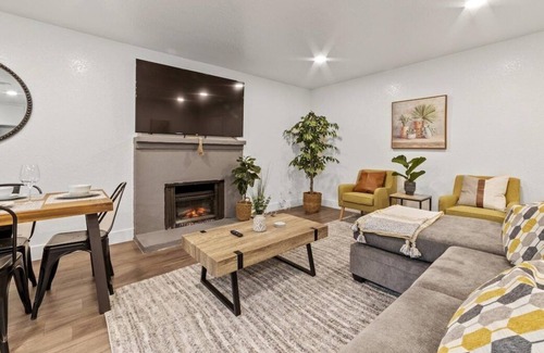 Citrus Heights Casa | Arcade Games w King Beds and a Private Backyard