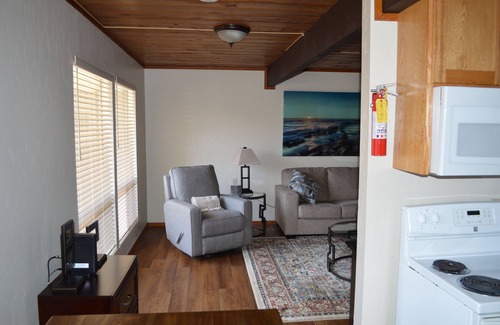 Arcata Apartamento | ARCATA ONE BEDROOM- stay near and downtown CalPoly Humboldt - a 13-min stroll