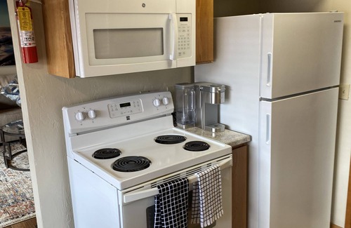 Arcata Apartamento | ARCATA ONE BEDROOM- stay near and downtown CalPoly Humboldt - a 13-min stroll