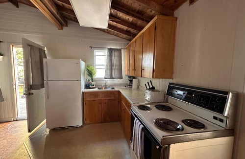 Kings County Cabina | Archie's Lakeside Cabin