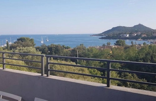 Agay Villa | Architect-designed villa overlooking Agay bay