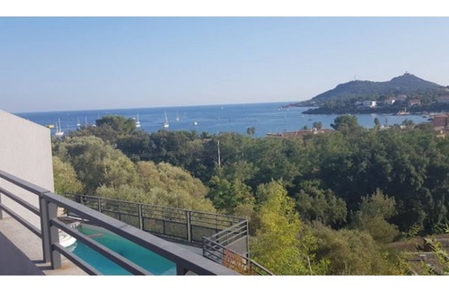 Agay Villa | Architect-designed villa overlooking Agay bay