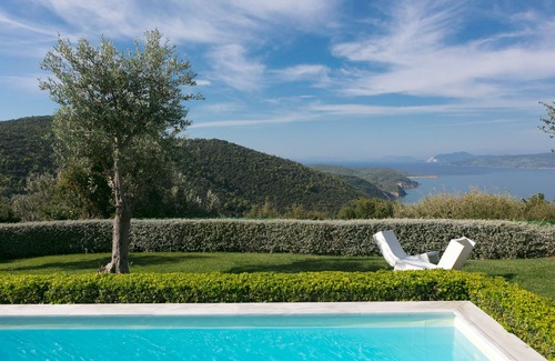 Skiathos Villa | ¡Villas diseñadas por arquitectos con piscinas privadas e inolvidables vistas al mar!