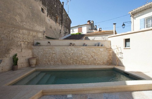 Fontvieille Casa | Casa de arquitecto en el centro del pueblo provenzal con piscina climatizada
