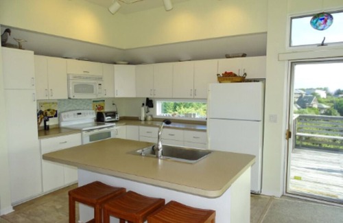 North Truro Casa | Architect Designed home /Private sub-Division / Private Cape Bay Beach Access