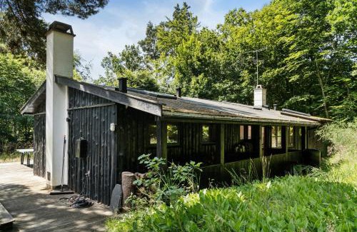 Tisvildeleje Casa | Architect Designed With Two Wings By Tisvilde Hegn