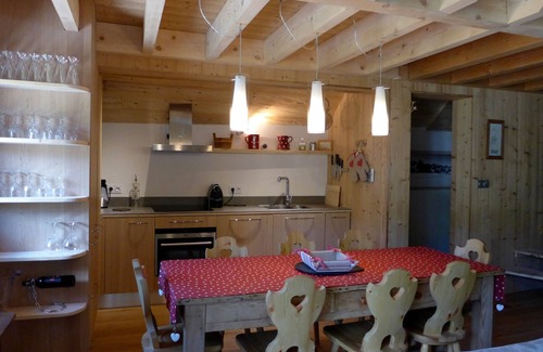 Saint-Sorlin-d'Arves Chalet De Esquí | Casa de arquitecto en el corazón del antiguo pueblo.