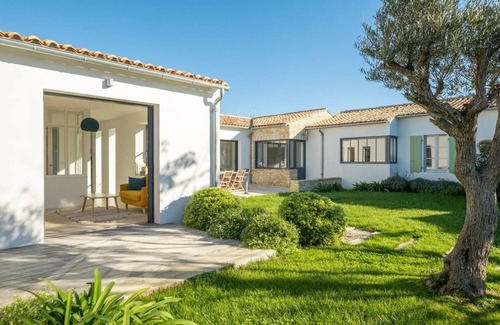 Loix Casa | Architect house mansion with heated pool in quiet Loix