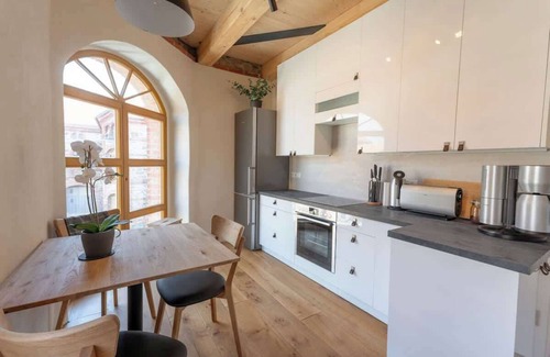 Buhlau Casa | Architect's apartment: fireplace+whirlpool+sauna