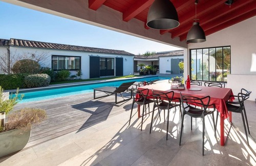 La Flotte Casa | Architect villa for large families with heated pool in la Flotte