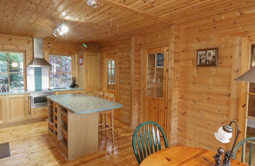Ballinagleragh Cabaña | ARDCUILLEAN, pet friendly in Ballinaglera, County Leitrim