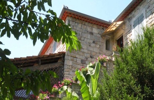 Chambonas Apartamento | ARDECHE TWO APARTMENTS - SLEEPS 12 - RENTAL FROM SATURDAY TO SATURDAY