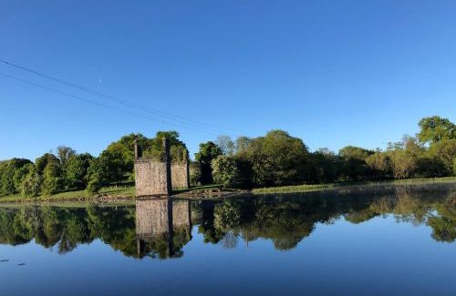 Enniskillen Casa | Ardhowen Bay lakefront holiday accommodation