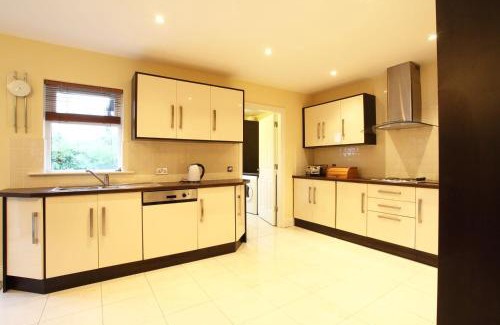 Kenmare Casa | Ardmullen Walnut 3 Bed Holiday Home