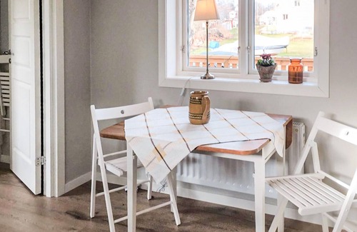 Mjovik Casa | Alojamiento de 1 habitaciones en Nättraby