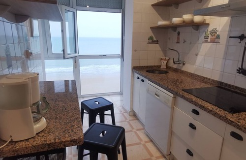 Cadiz Apartamento | ARENA y Mar Sunny Home by Cadiz4Rentals