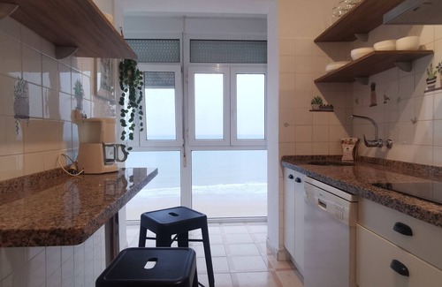 Cadiz Apartamento | ARENA y Mar Sunny Home by Cadiz4Rentals