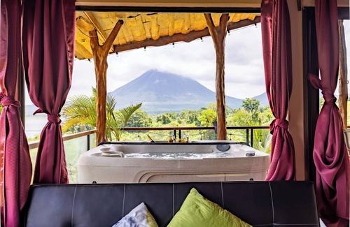 El Fosforo Casa | Arenal volcano & Lake front House Las Pavas.