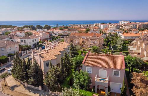 Miami Platja Casa | ARENDA Pino Alto Villa Napoleon