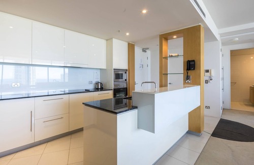 Broadbeach Hotel | Aria Apartments