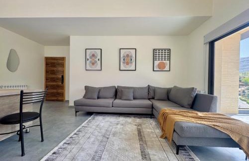 Kfardebian Apartamento | Aria Faqra 3BR w Balcony