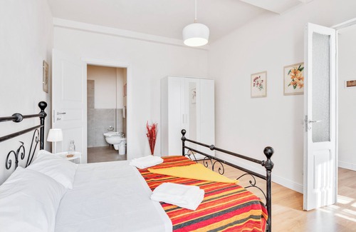 Parma City Centre Cama Y Desayuno | AriediParma - Rooms & Apartments