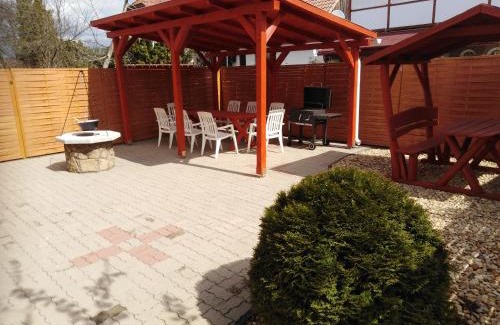 Zsorifurdo Apartamento | Arinza Apartman Vendégház