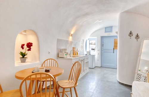 Oia Casa | Aris Caves