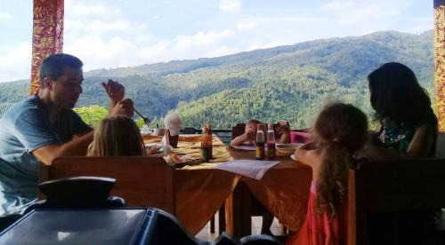 Munduk Casa | Aris Homestay and Warung Made