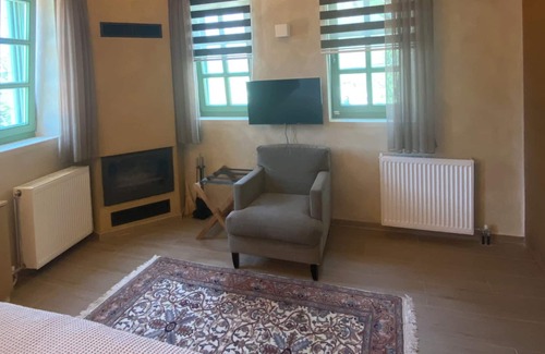 Aristi Apartamento | Aristi boutique stonehouse with attic